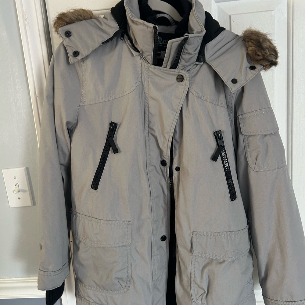 Women's Gray Puffer Jacket with Faux Fur Hood